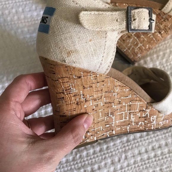 Tom’s White Linen Wedges  Size 8.5 W - Picture 4 of 5